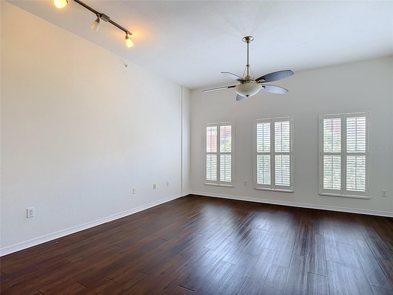 Living Room - 501 S MOODY AVE #1139B, TAMPA