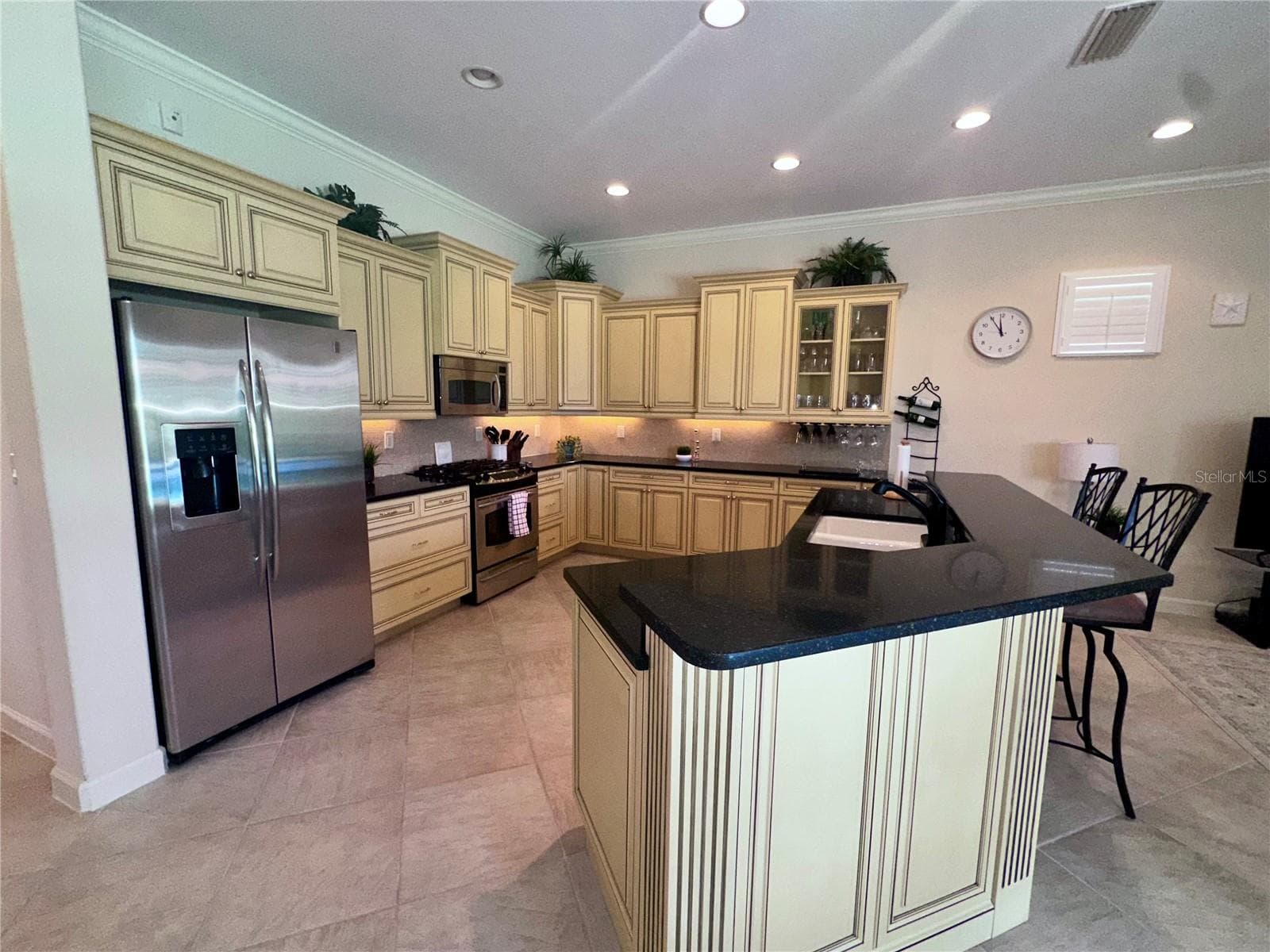 Single Family Residence at 194 MONTELLUNA DR, NORTH VENICE, photo 16 of 91