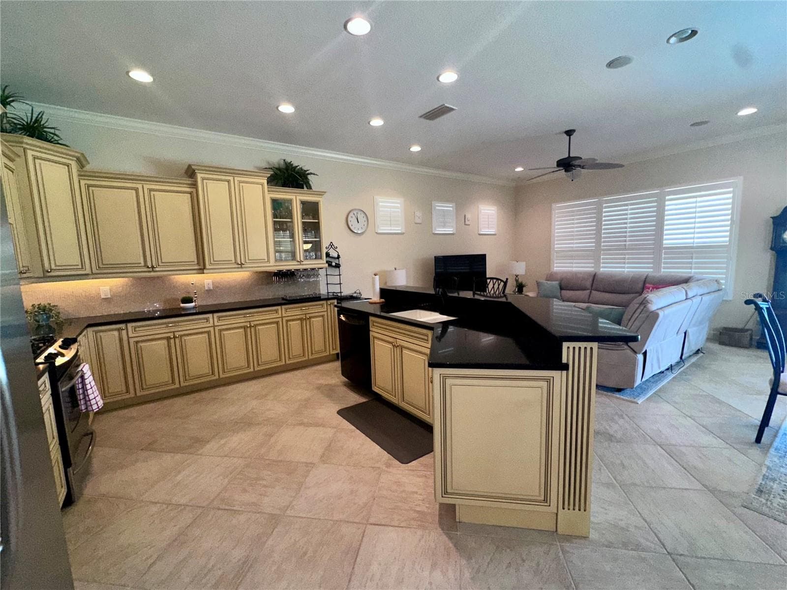 Single Family Residence at 194 MONTELLUNA DR, NORTH VENICE, photo 17 of 91