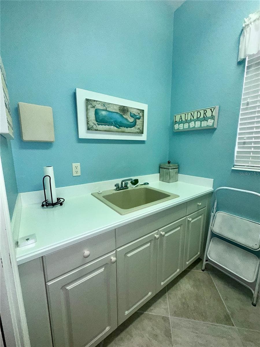 Single Family Residence at 194 MONTELLUNA DR, NORTH VENICE, photo 58 of 91