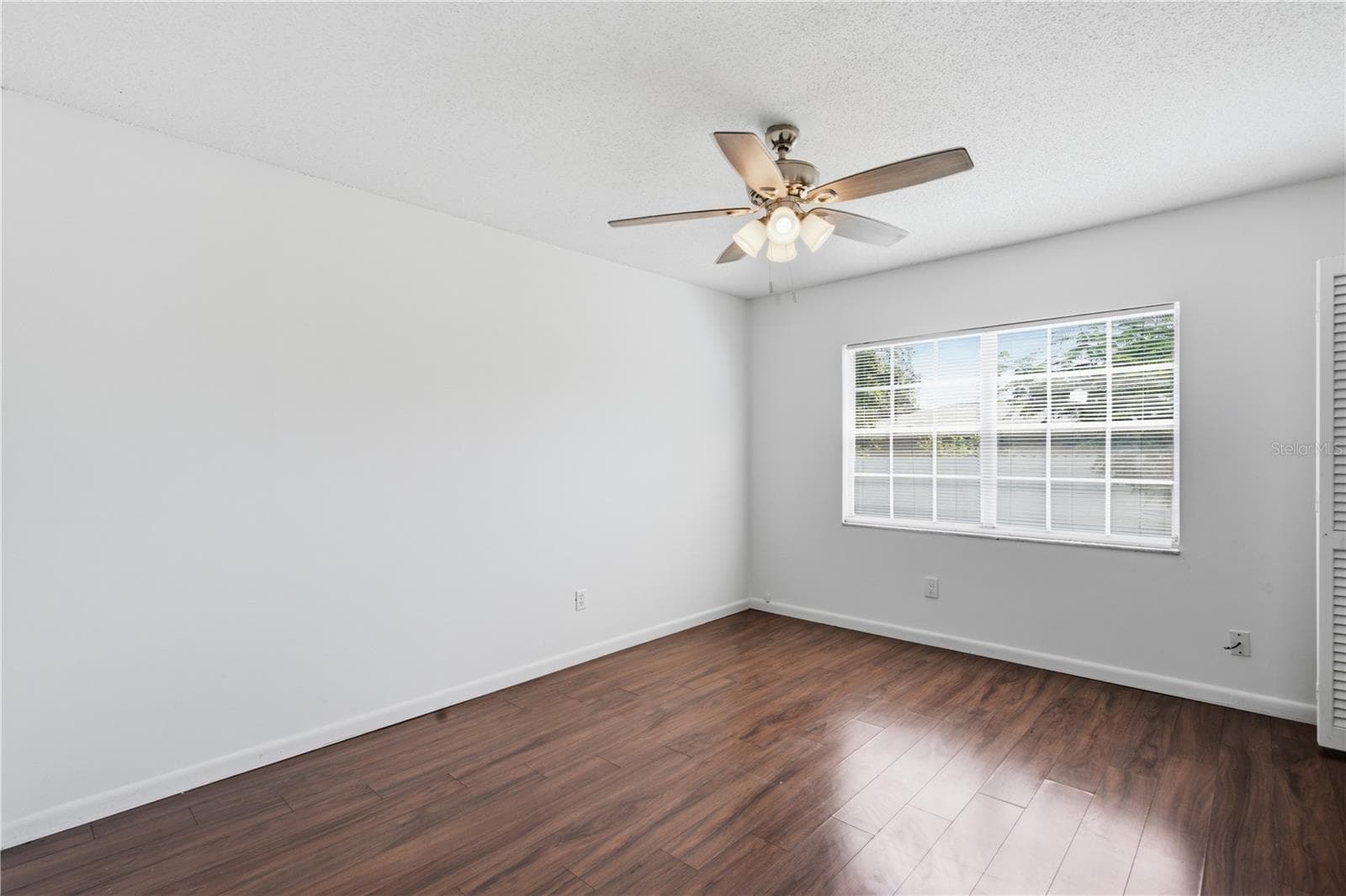 Single Family Residence at 604 ROYAL CREST DR, BRANDON, photo 38 of 55