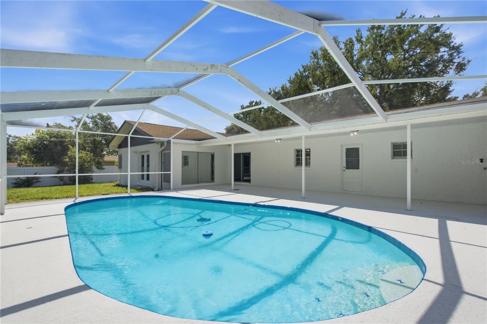 Single Family Residence at 604 ROYAL CREST DR, BRANDON, photo 45 of 55