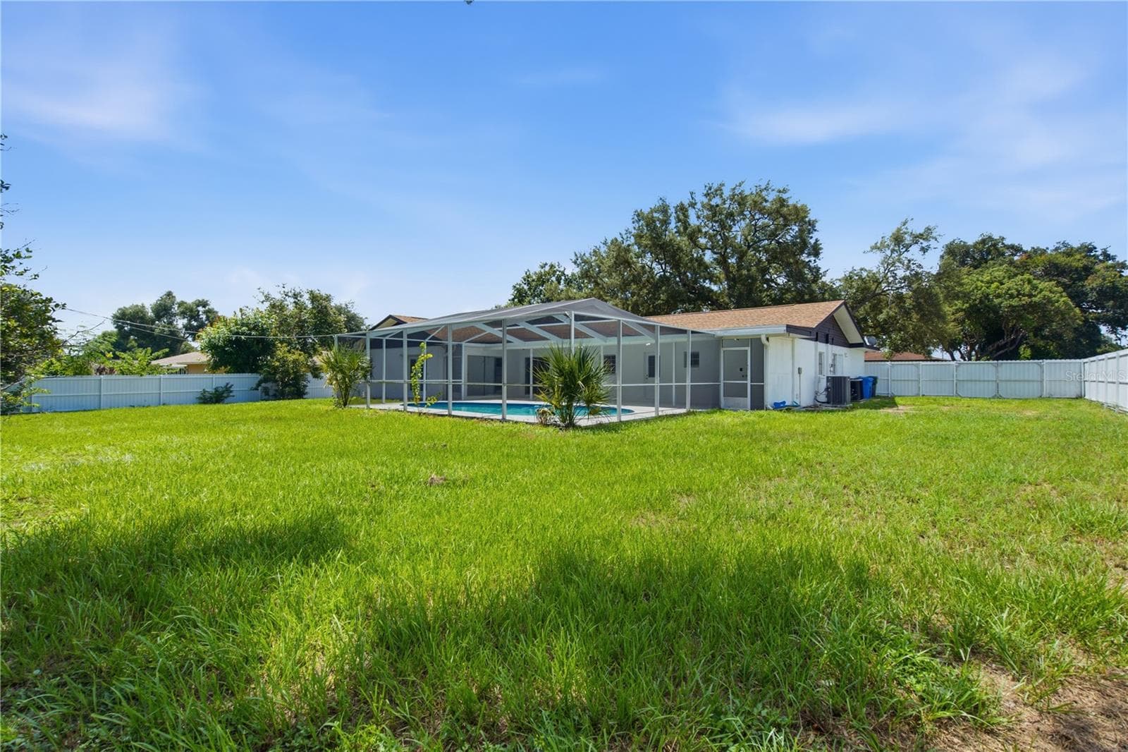 Single Family Residence at 604 ROYAL CREST DR, BRANDON, photo 48 of 55