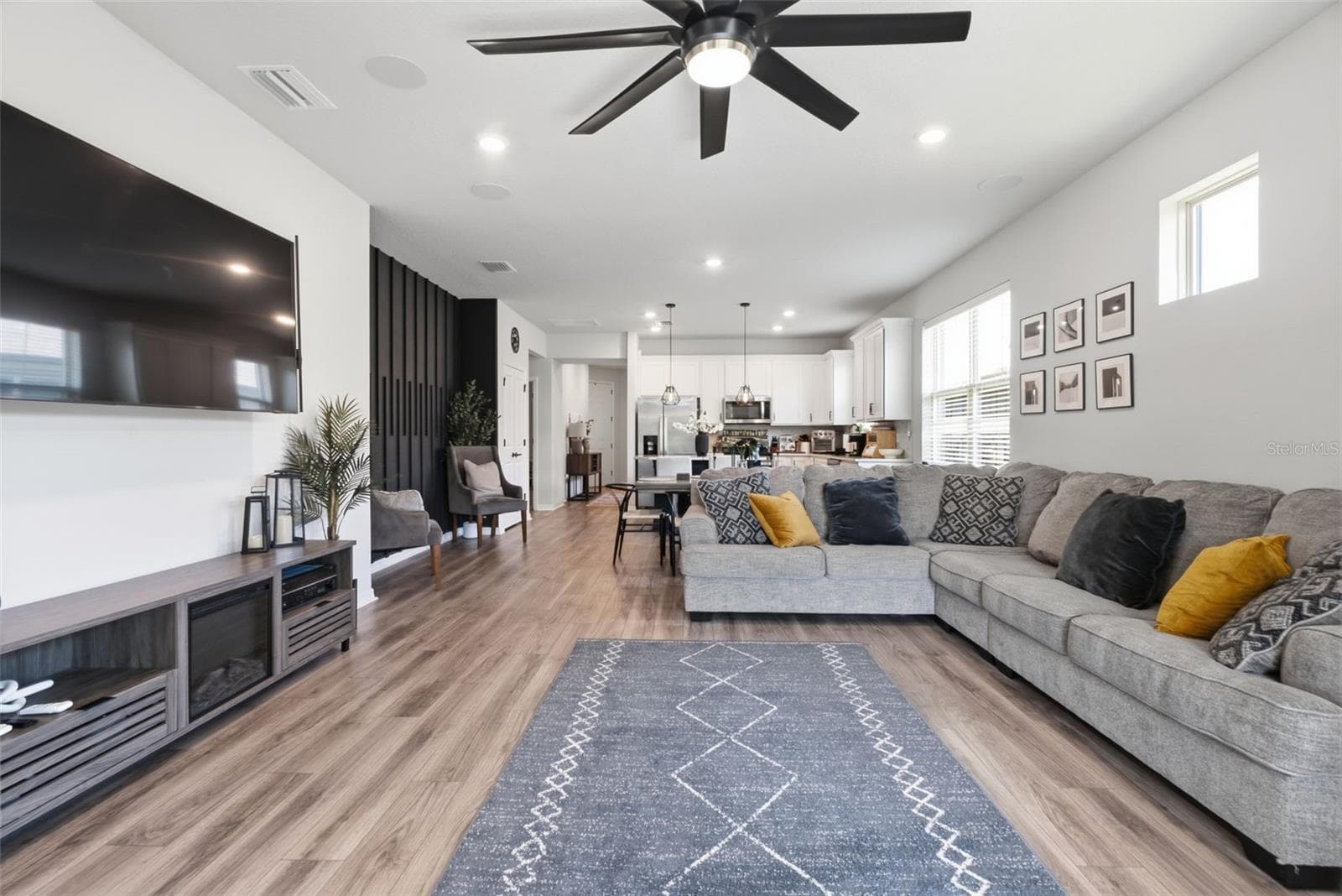 Villa at 6352 MOORING LINE CIR, APOLLO BEACH, photo 25 of 50