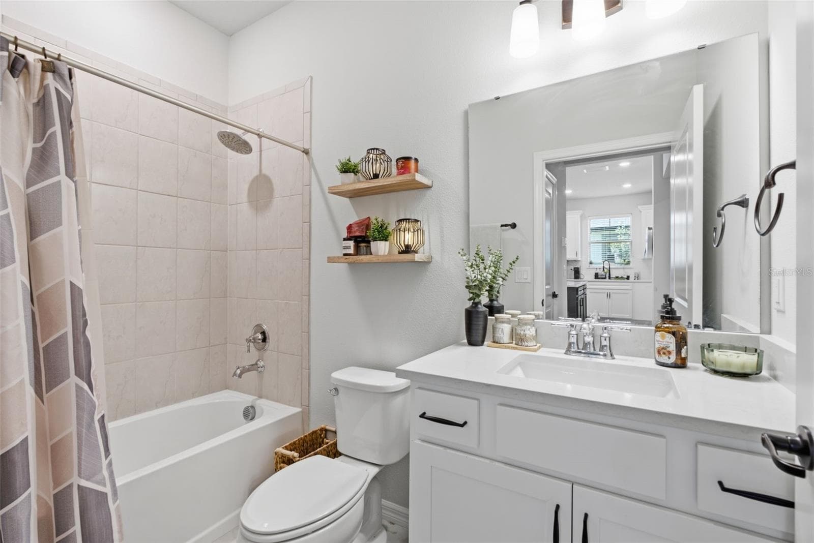Villa at 6352 MOORING LINE CIR, APOLLO BEACH, photo 33 of 50