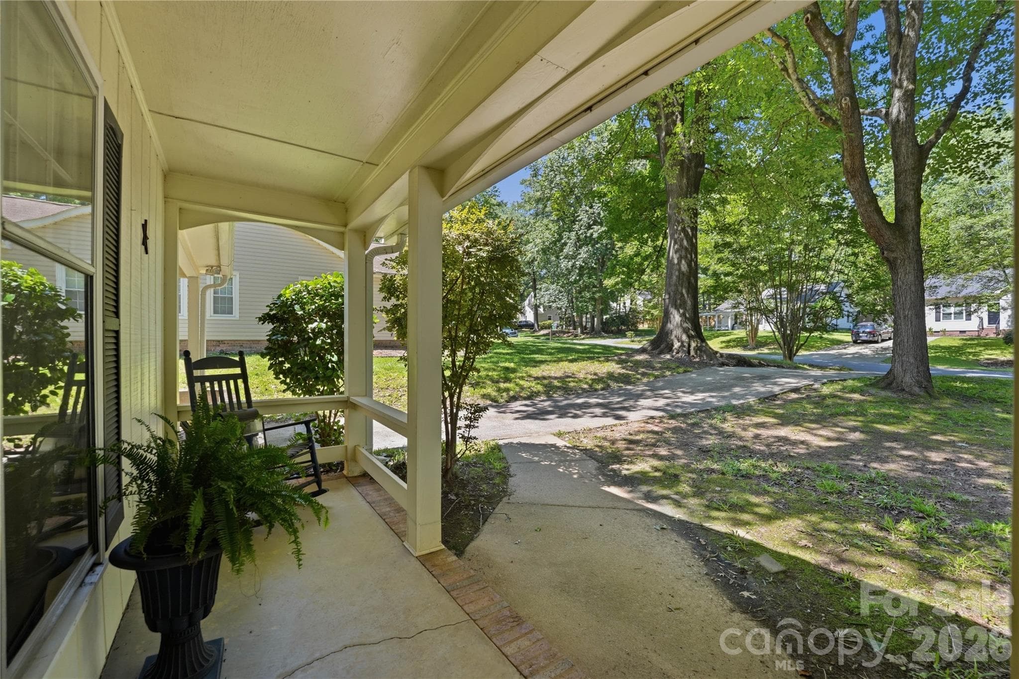 Single Family Residence at 7626 Winterset Drive, Charlotte, photo 2 of 32