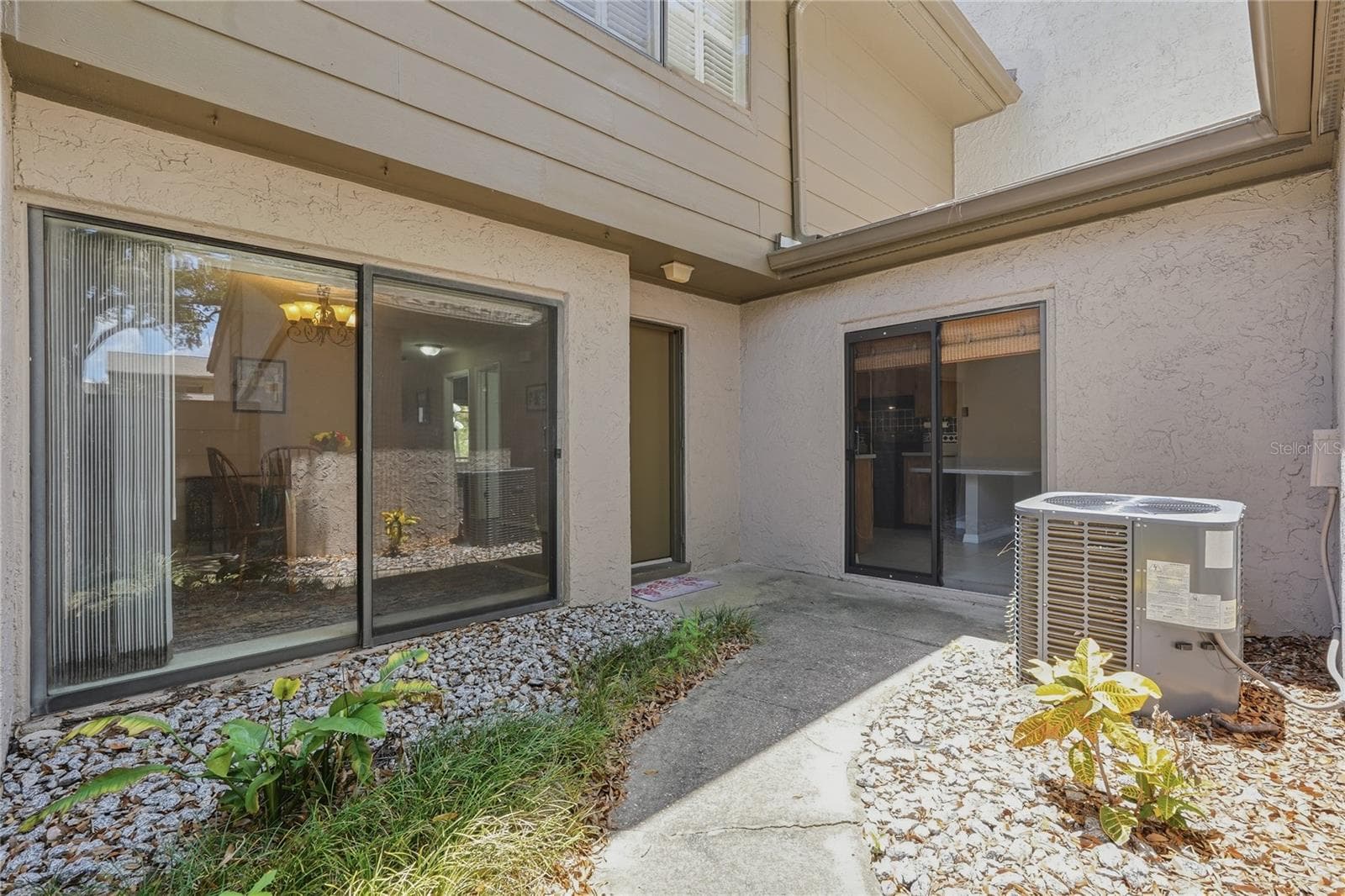 Courtyard - 805 WESTWIND LN, FERN PARK