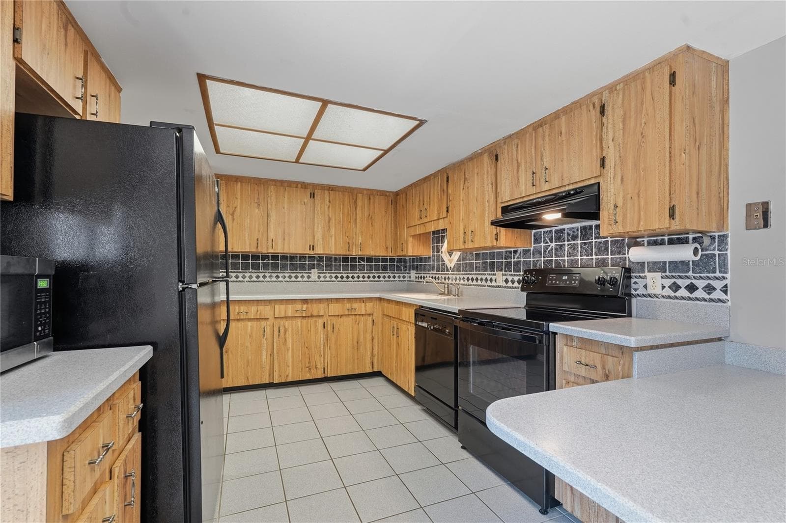 Kitchen - 805 WESTWIND LN, FERN PARK