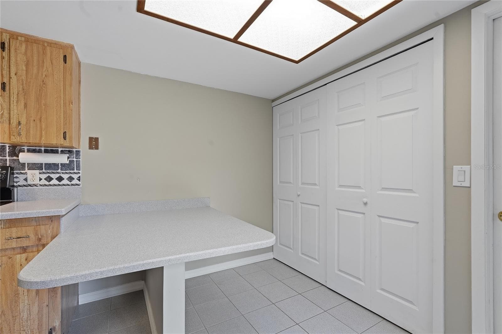 Dinette - 805 WESTWIND LN, FERN PARK