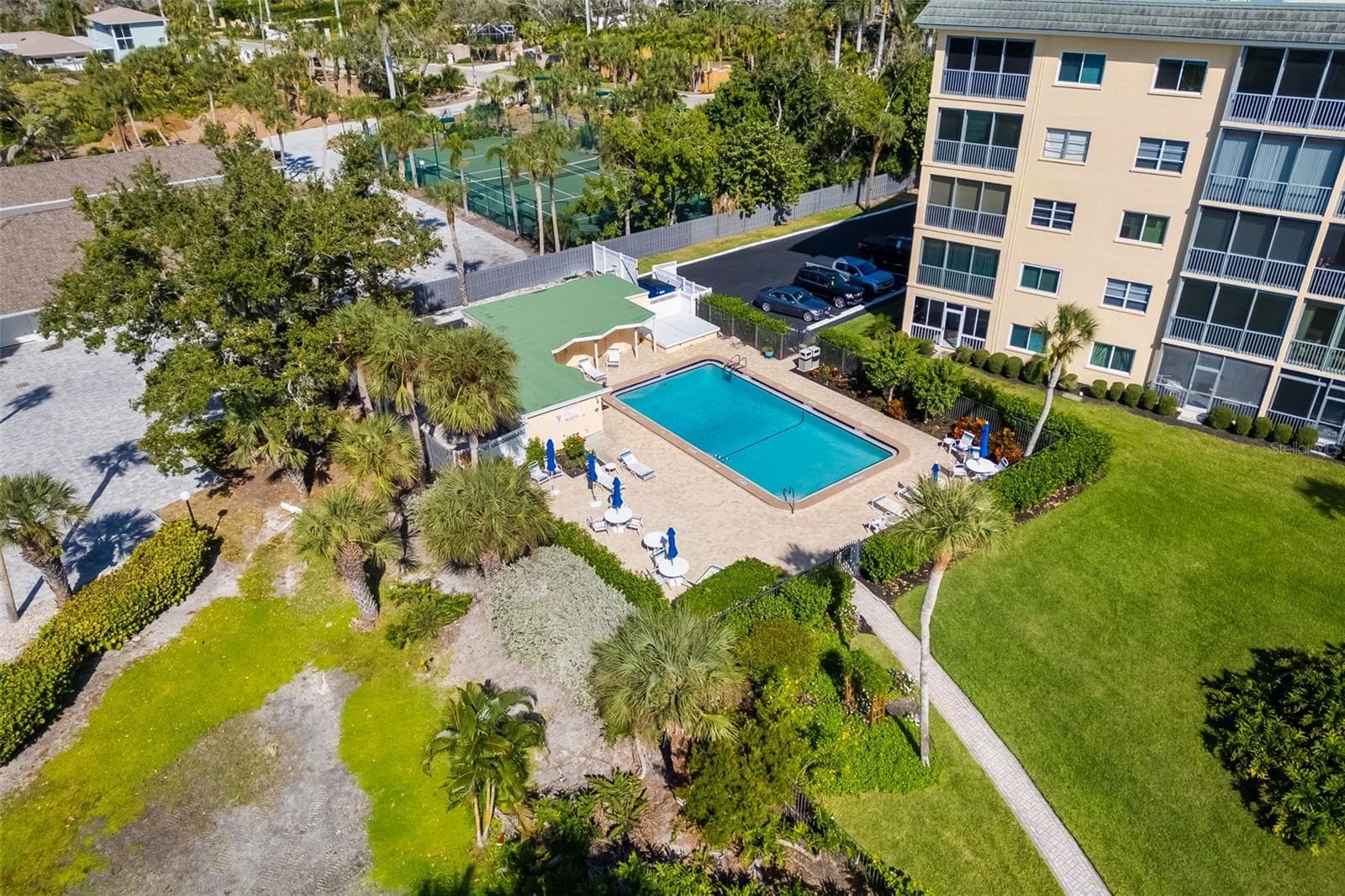Gulf Side Pool - 8625 MIDNIGHT PASS RD #208B, SARASOTA