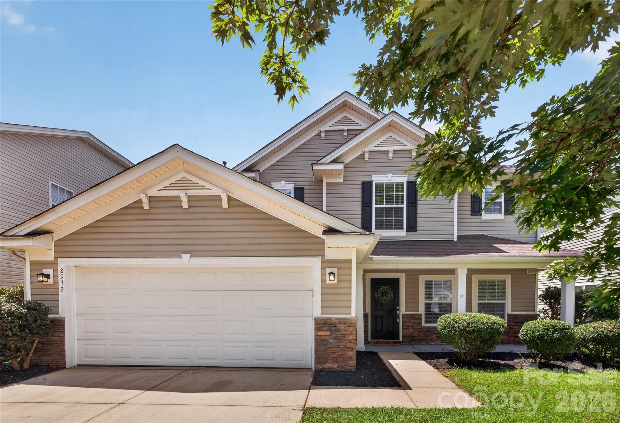 Single Family Residence at 8932 Oransay Way, Charlotte, photo 2 of 39