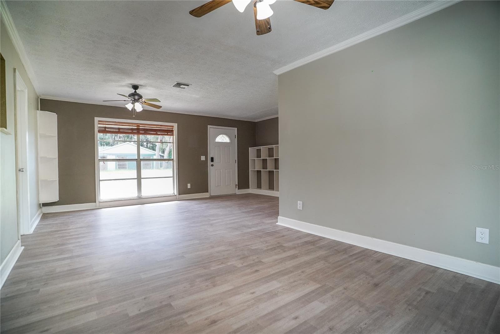 living/dinning room with new floor - 3320 LAS BRISAS DR, RIVERVIEW