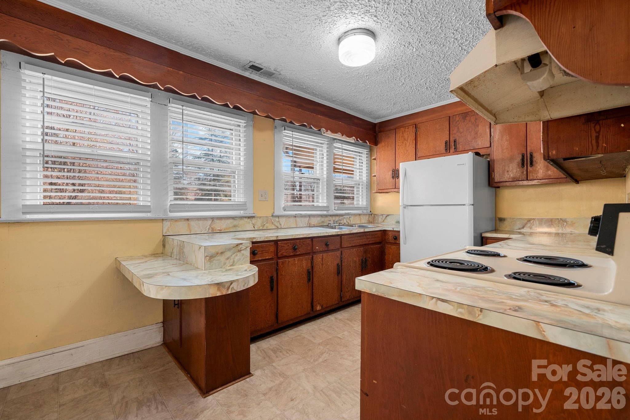 Single Family Residence at Lenoir, photo 7 of 22