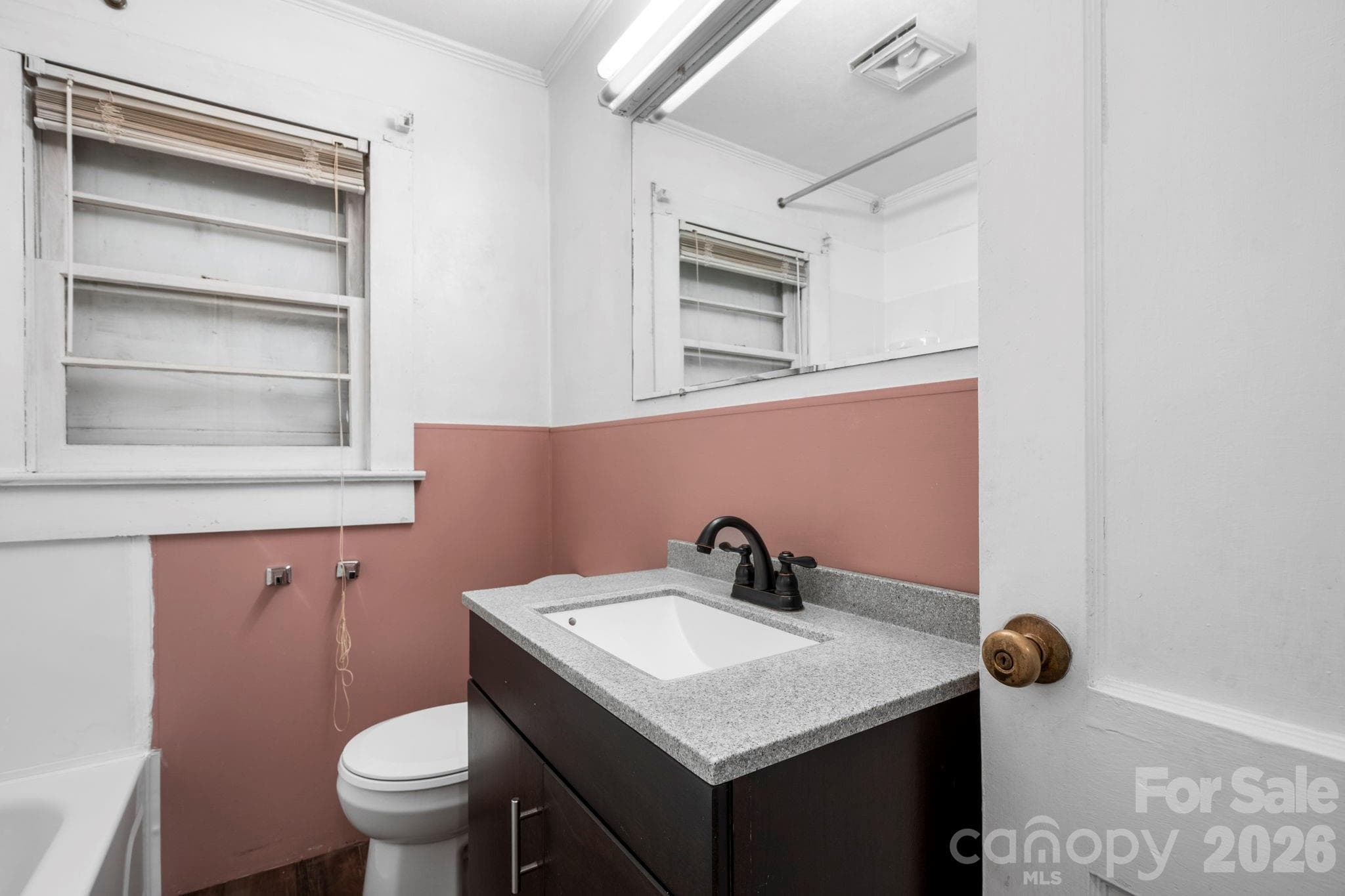 Single Family Residence at Lenoir, photo 9 of 22