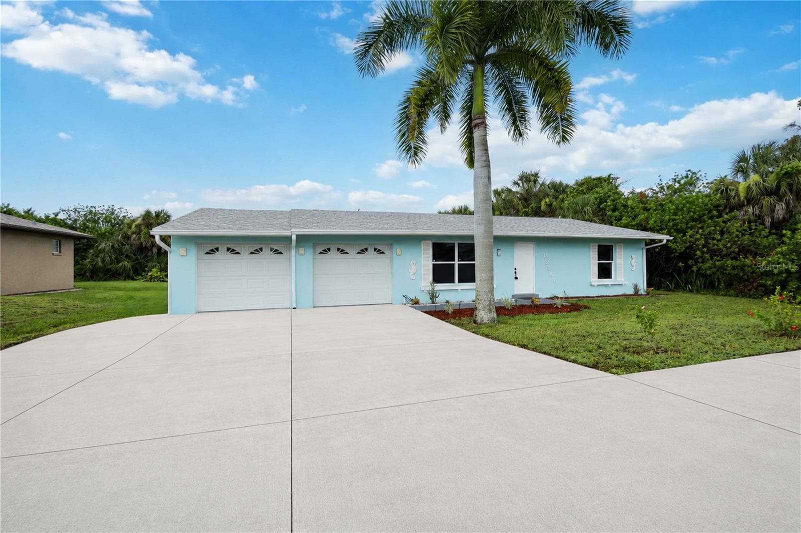 Single Family Residence at 19367 EDGEWATER DR, PORT CHARLOTTE, photo 2 of 33