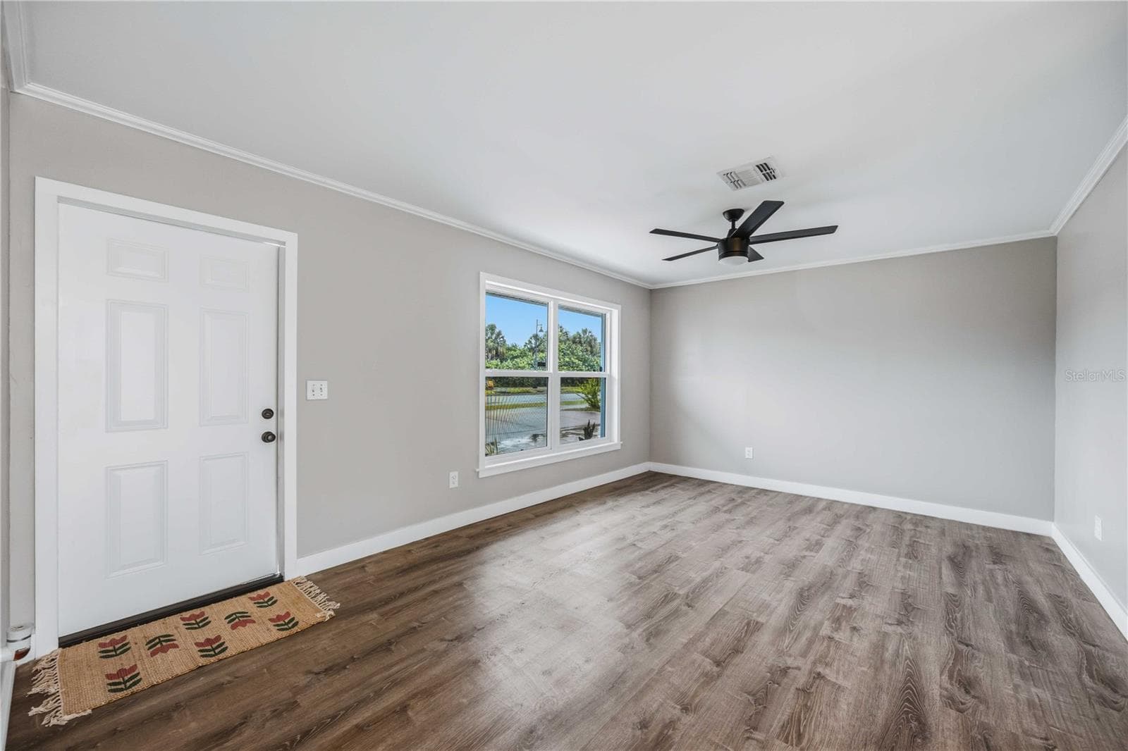 Single Family Residence at 19367 EDGEWATER DR, PORT CHARLOTTE, photo 8 of 33