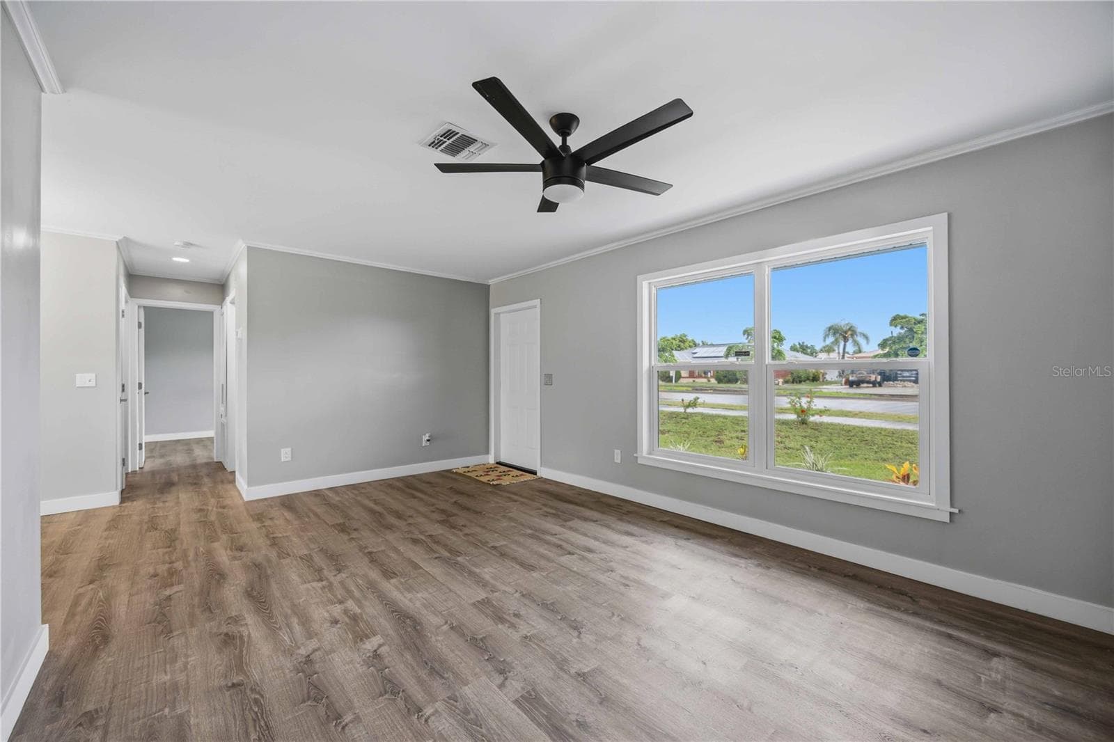 Single Family Residence at 19367 EDGEWATER DR, PORT CHARLOTTE, photo 12 of 33