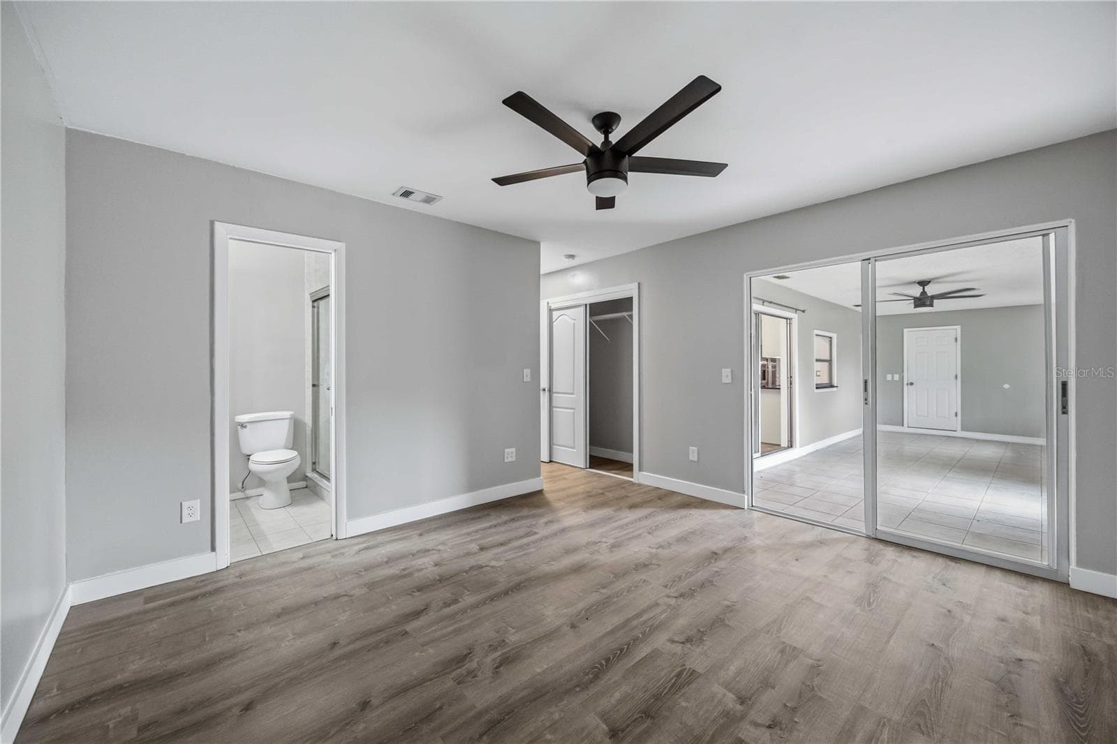 Single Family Residence at 19367 EDGEWATER DR, PORT CHARLOTTE, photo 23 of 33