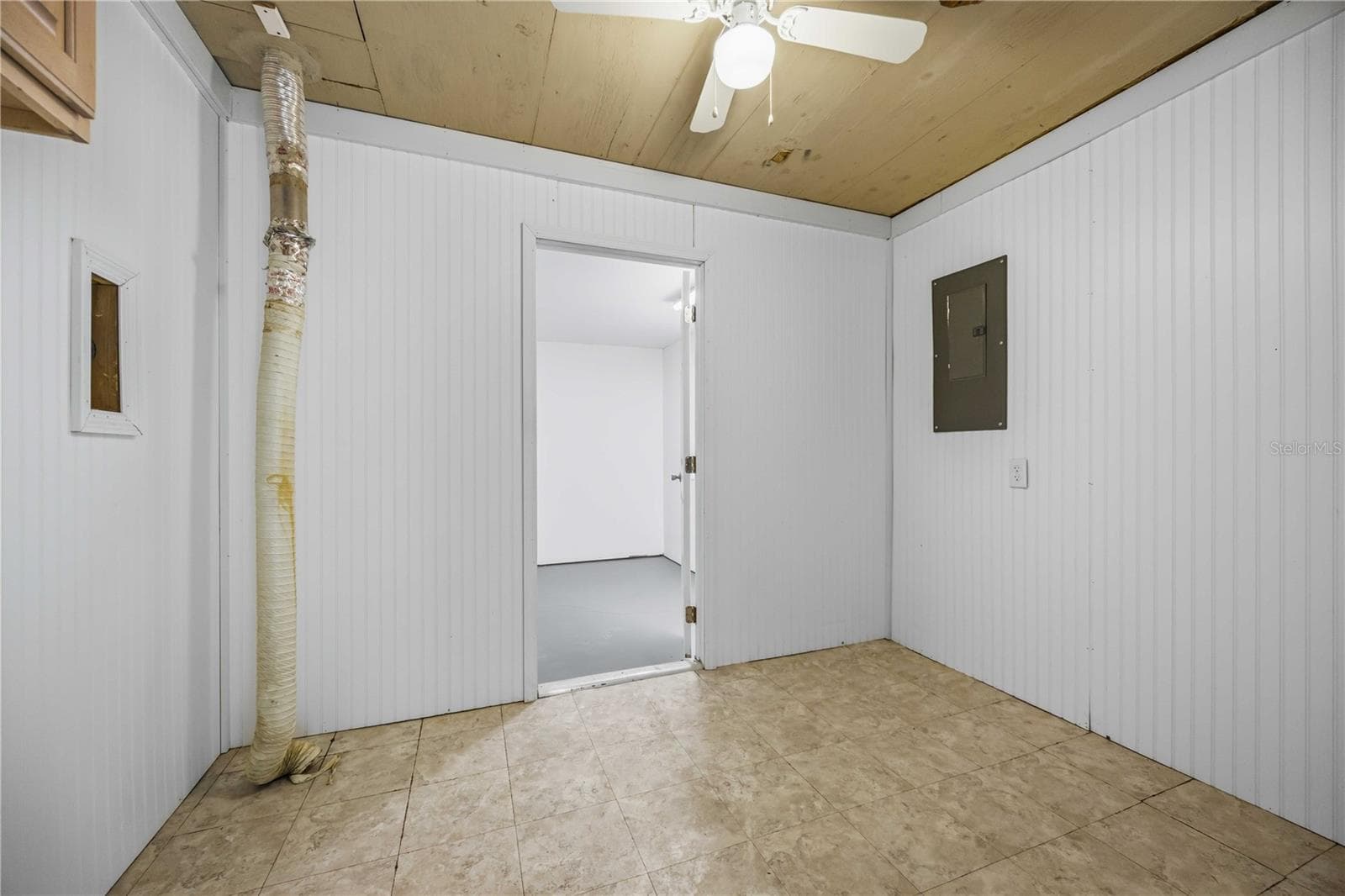 Single Family Residence at 19367 EDGEWATER DR, PORT CHARLOTTE, photo 31 of 33