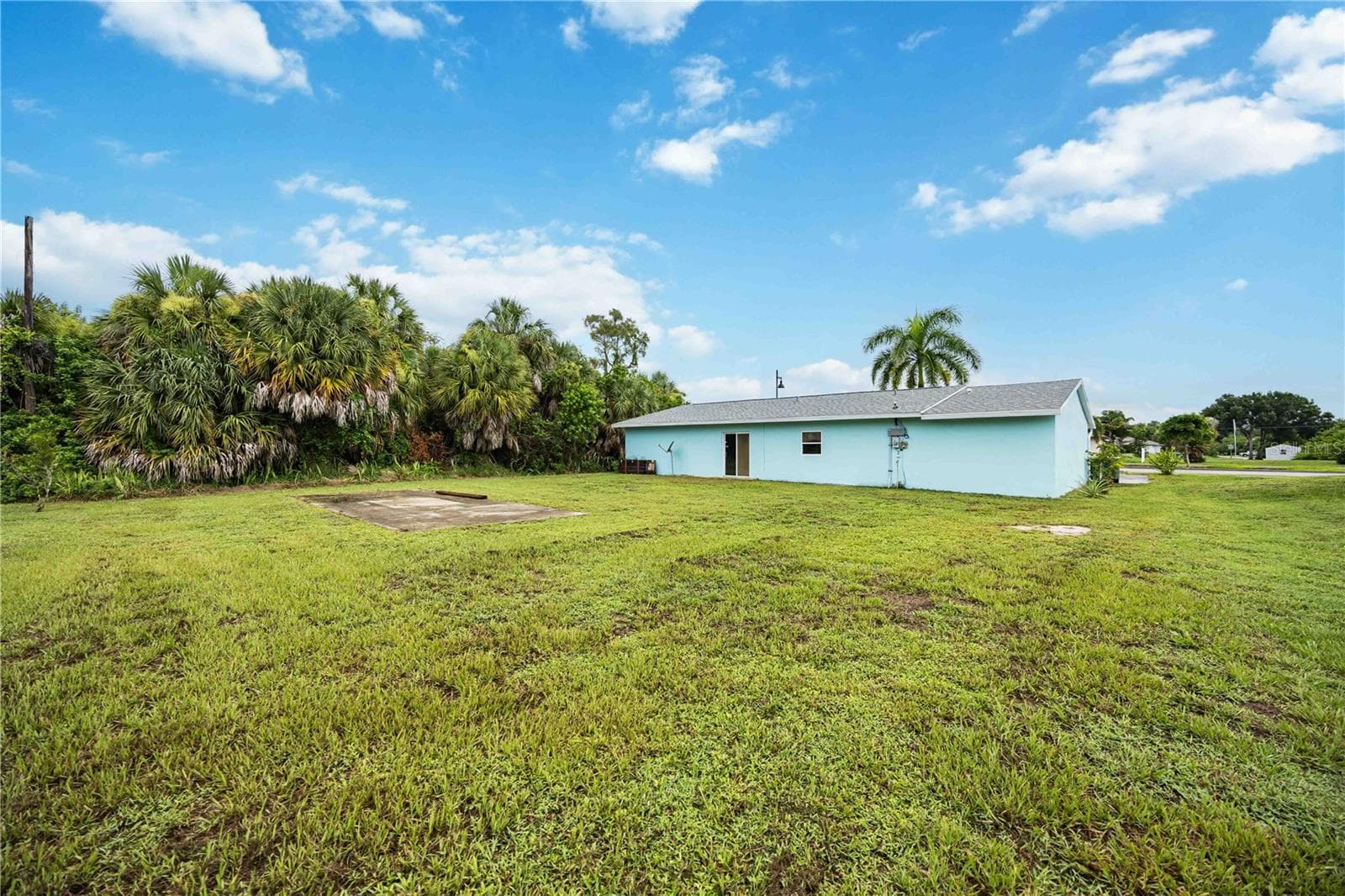 Single Family Residence at 19367 EDGEWATER DR, PORT CHARLOTTE, photo 32 of 33