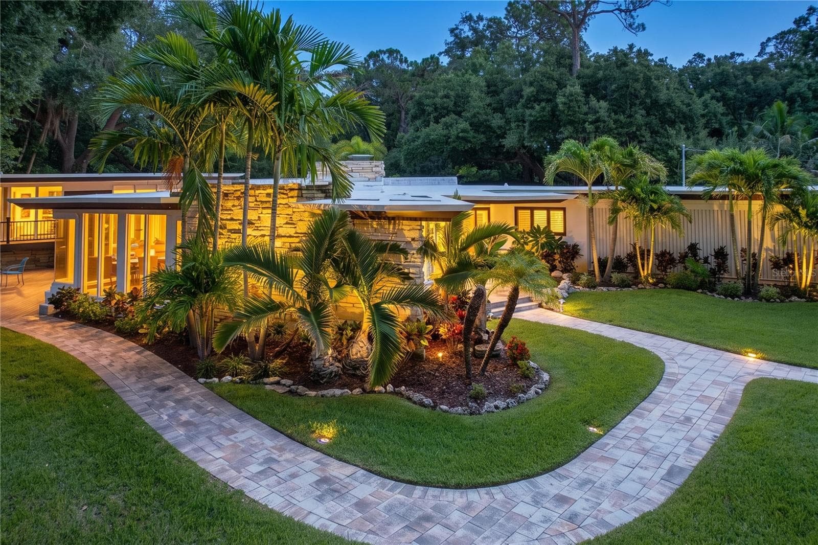 Single Family Residence at 1653 SUNNYBROOK LN, CLEARWATER, photo 2 of 100