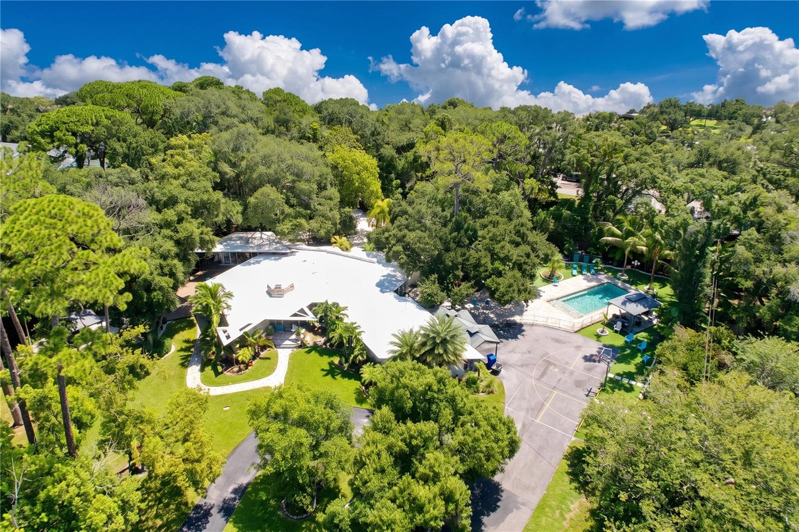 Single Family Residence at 1653 SUNNYBROOK LN, CLEARWATER, photo 11 of 100