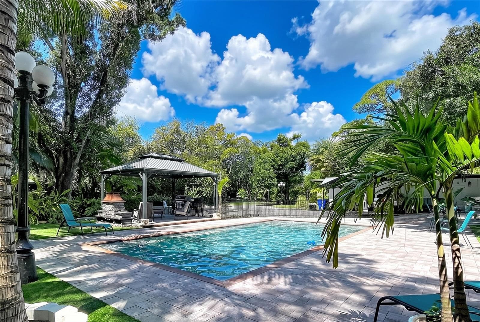 Single Family Residence at 1653 SUNNYBROOK LN, CLEARWATER, photo 18 of 100
