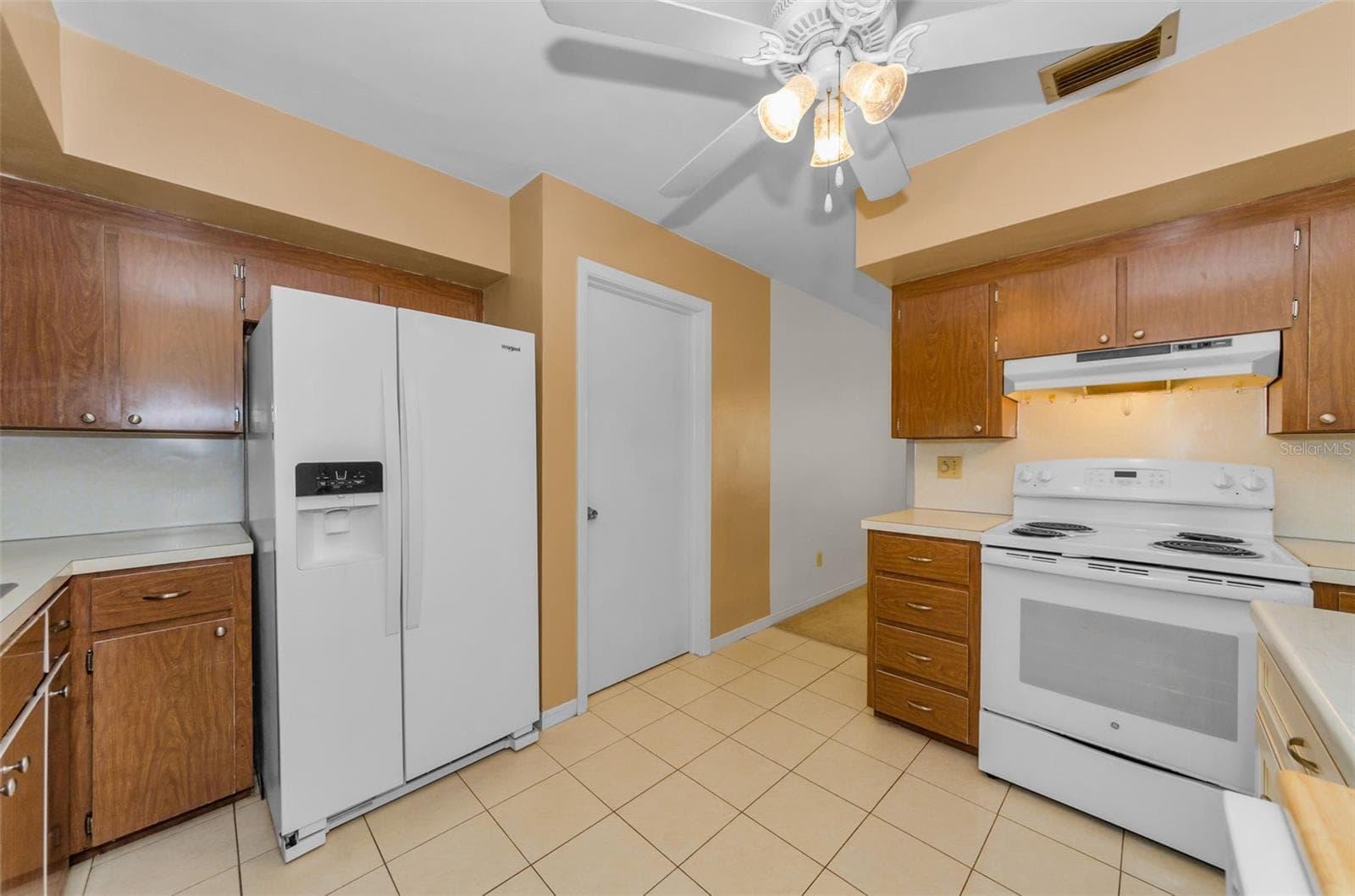 Single Family Residence at 5992 32ND AVE N, ST PETERSBURG, photo 16 of 40