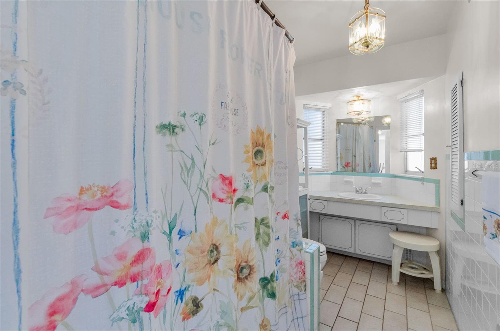 2nd bathroom - 5992 32ND AVE N, ST PETERSBURG