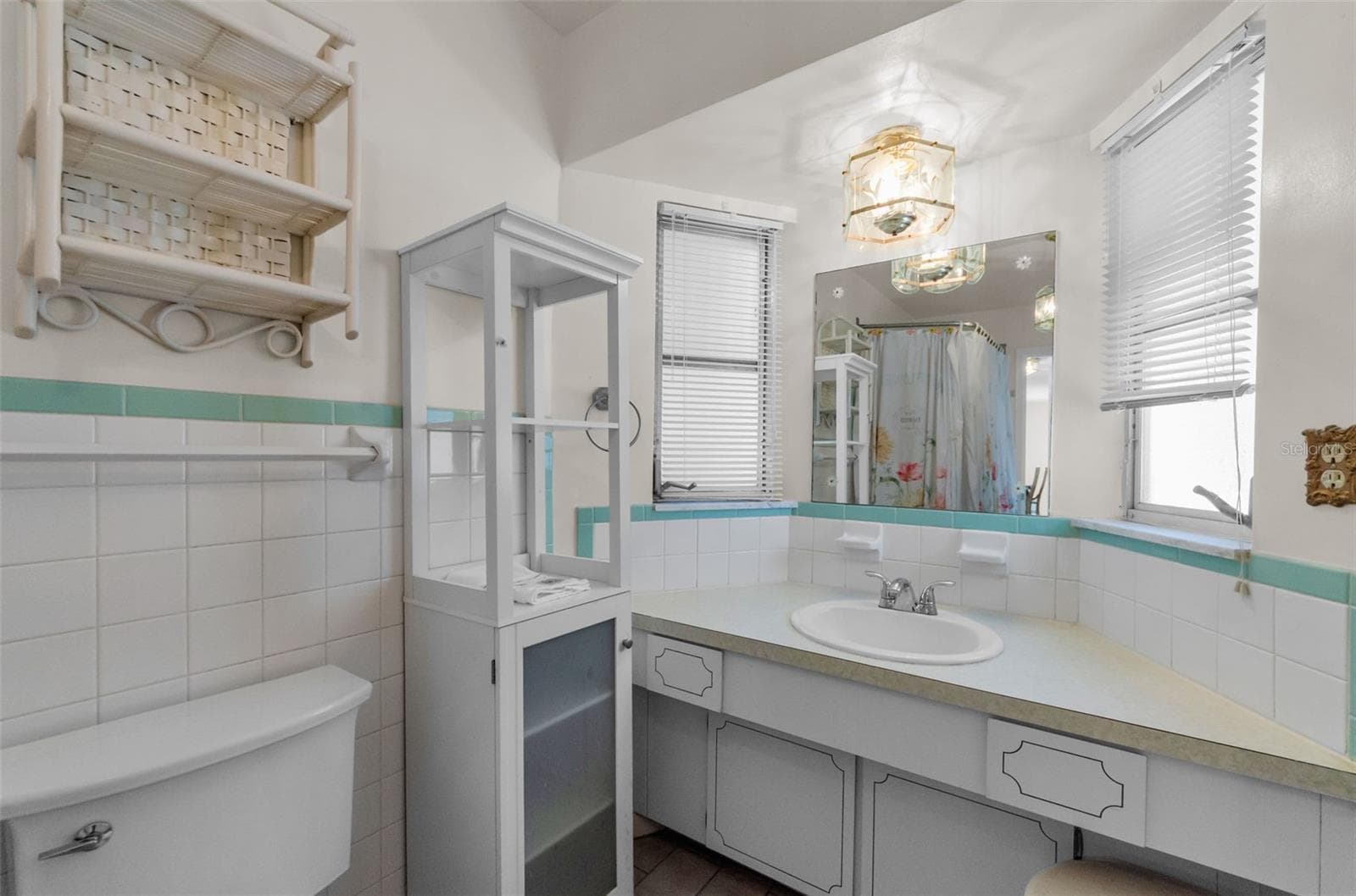 2nd bathroom - 5992 32ND AVE N, ST PETERSBURG