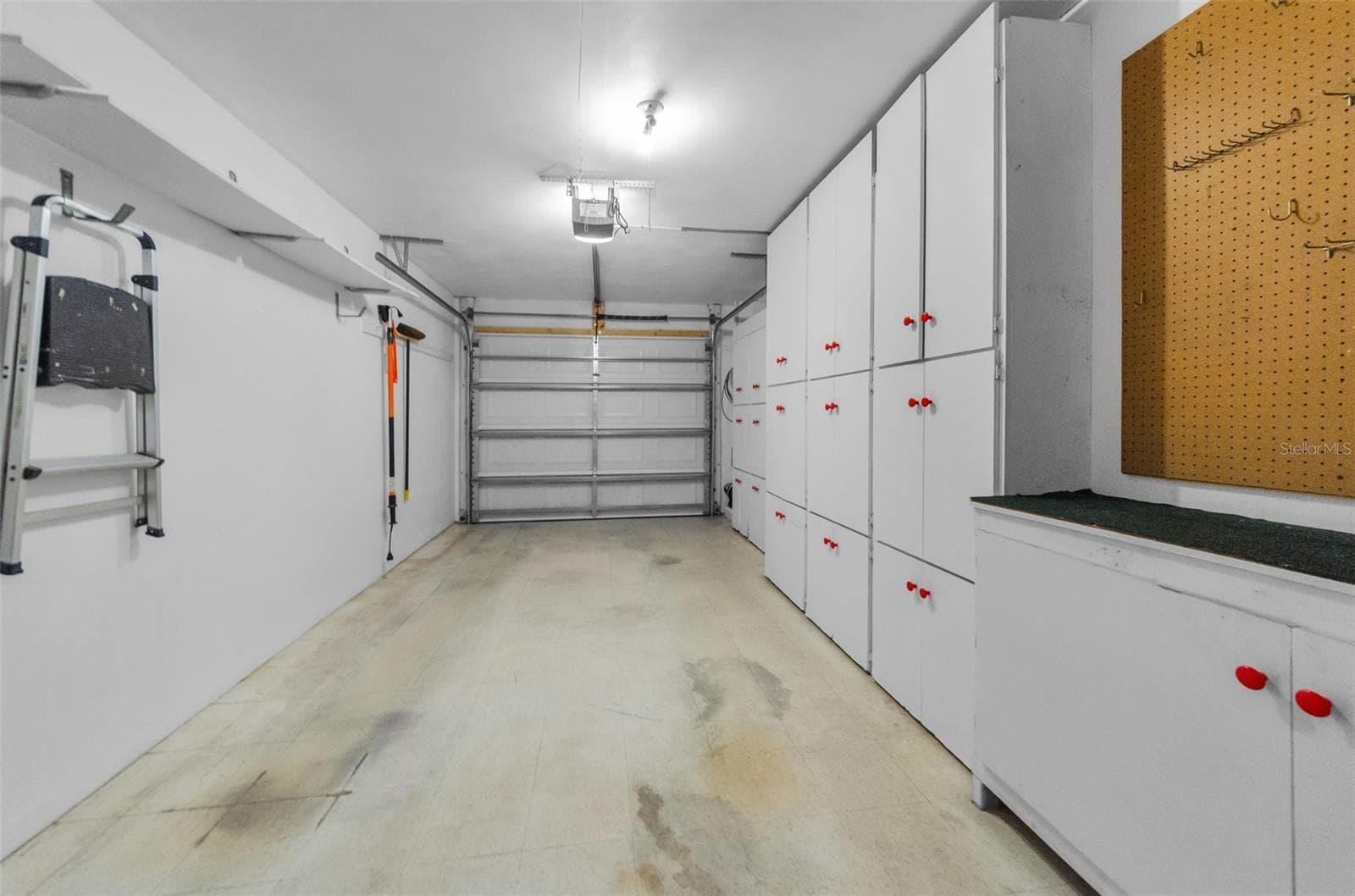 Garage - 5992 32ND AVE N, ST PETERSBURG