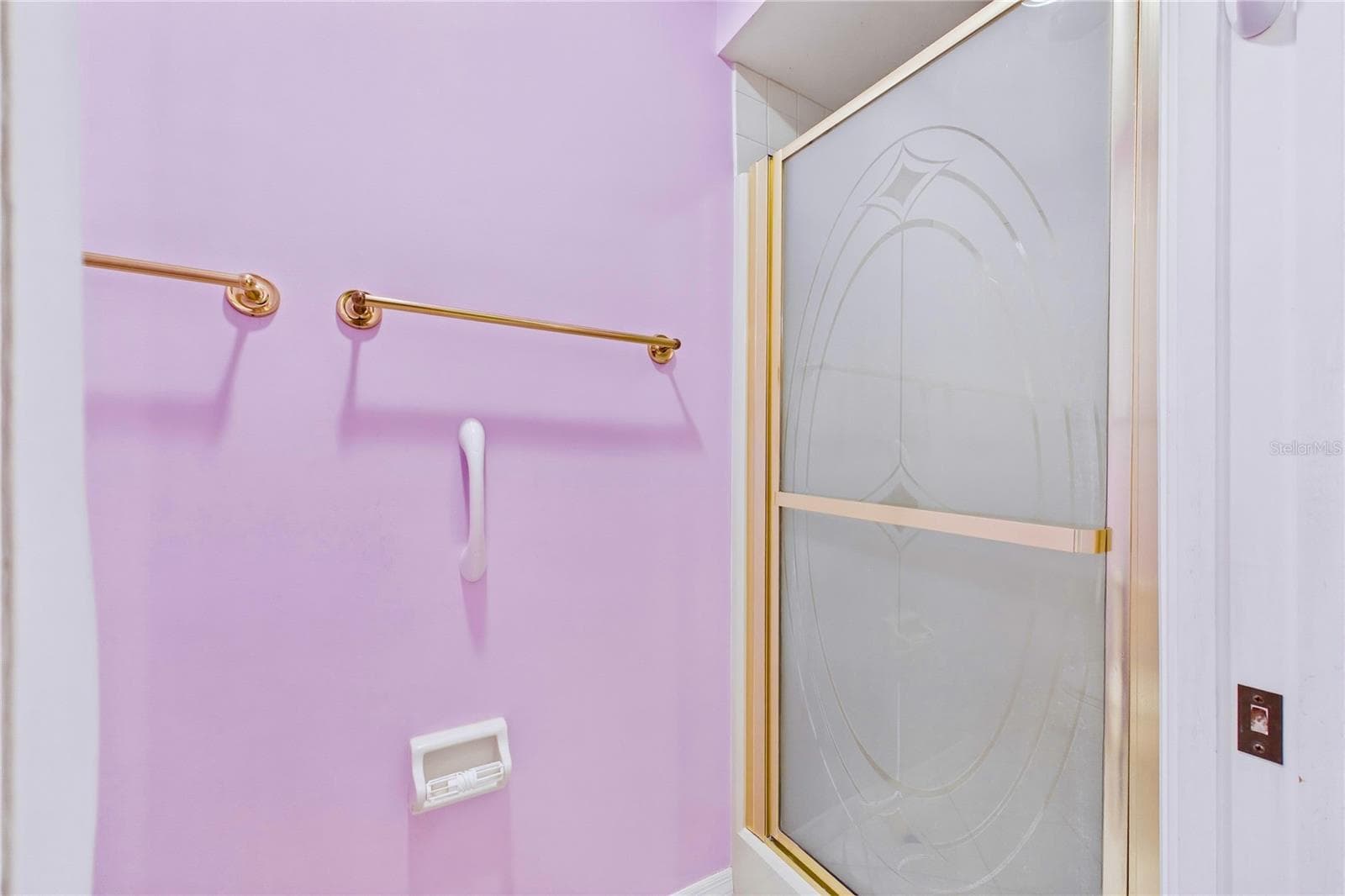 Separate shower and toilet area add comfort and privacy - 4218 SE 20TH PL #D5, CAPE CORAL
