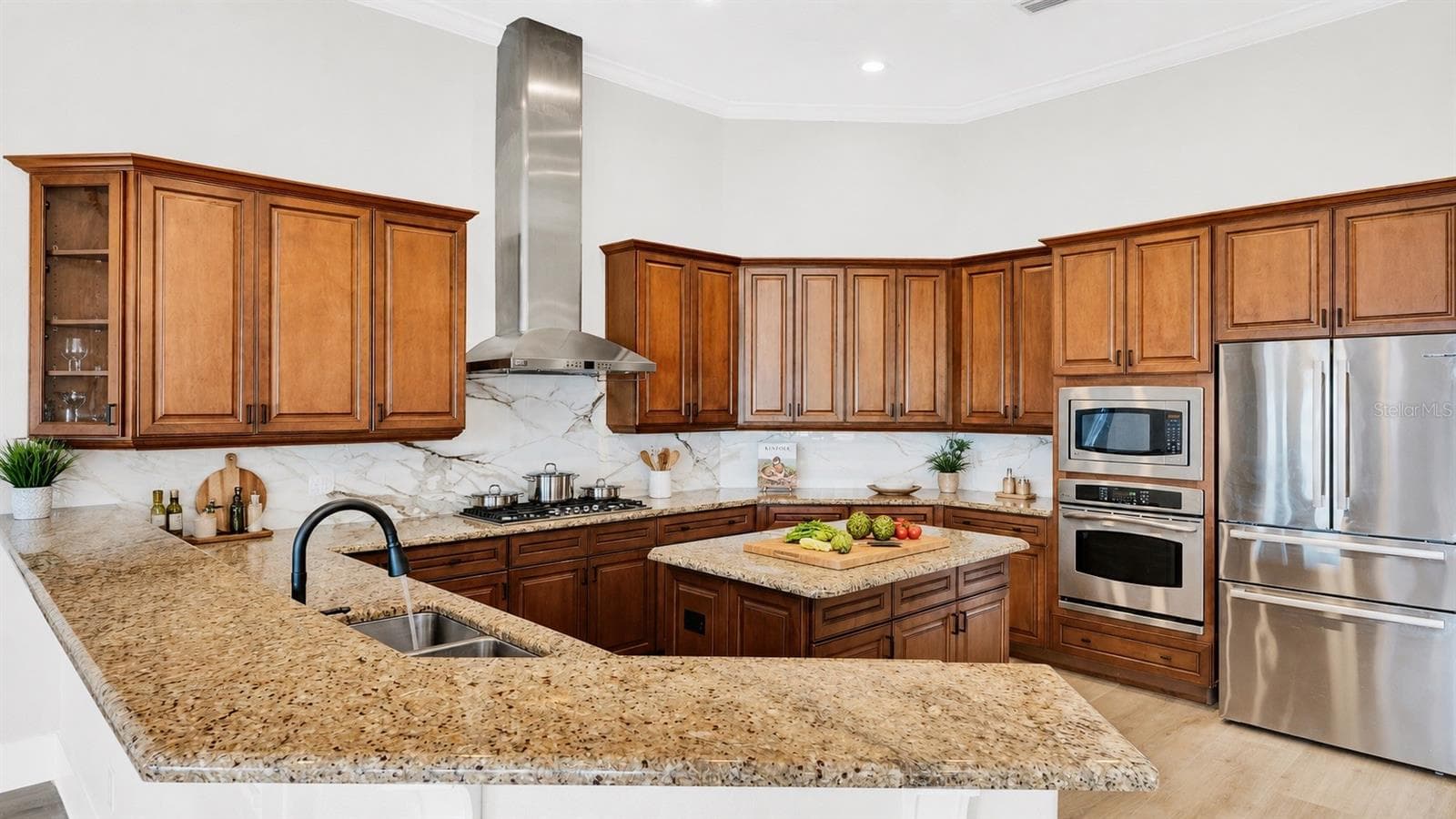 KITCHEN ALL NEW APPLIANCES - 7720 FICQUETTE RD, WINDERMERE