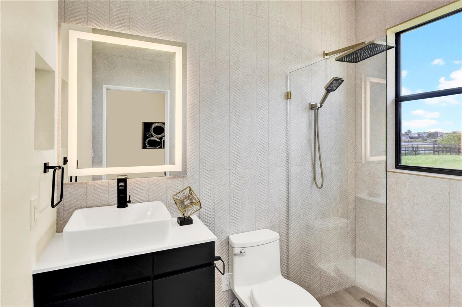ENSUITE FOR 2ND PRIMARY BEDROOM - 7720 FICQUETTE RD, WINDERMERE