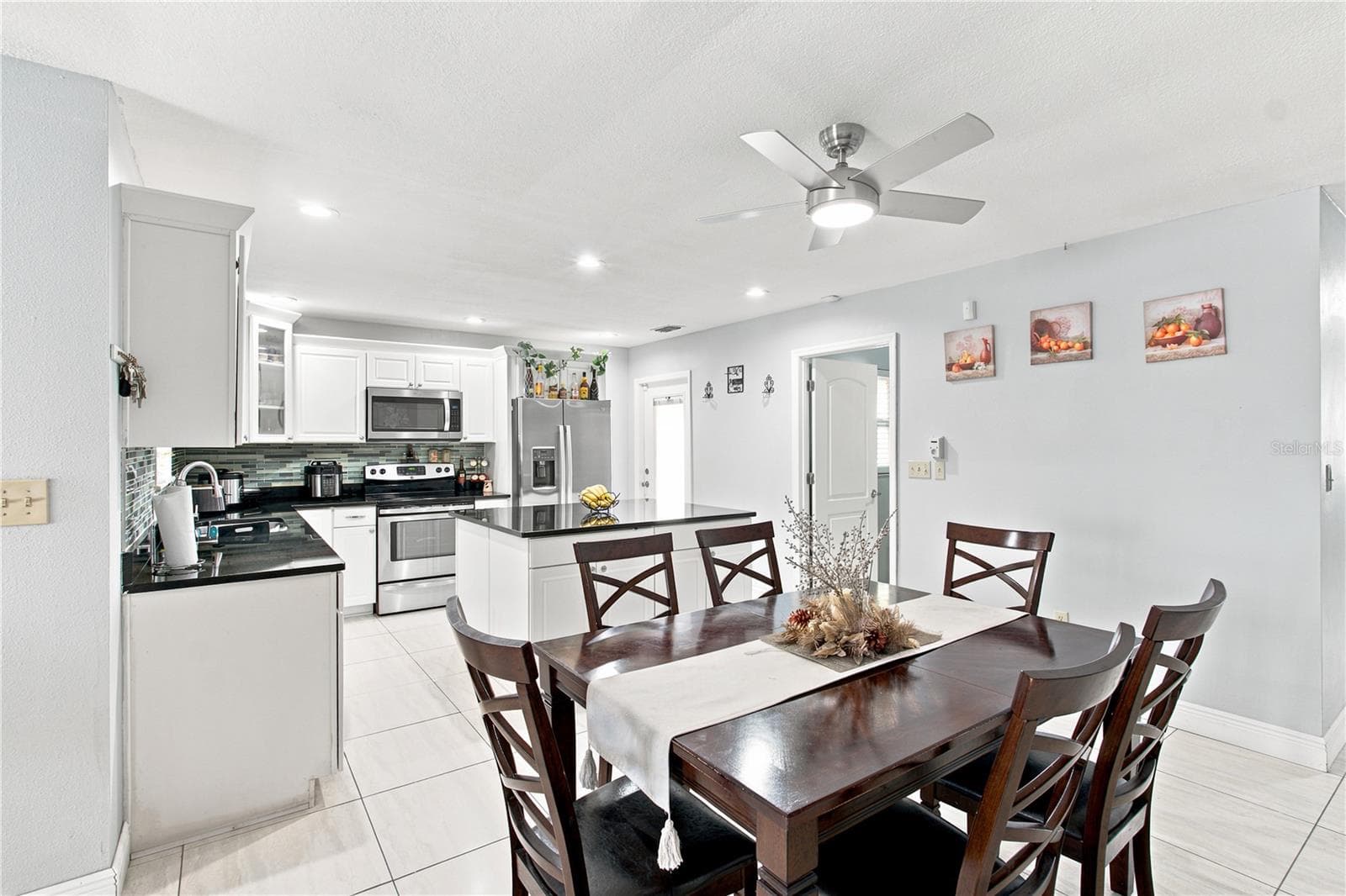 Single Family Residence at 6513 N MANHATTAN AVE, TAMPA, photo 7 of 27