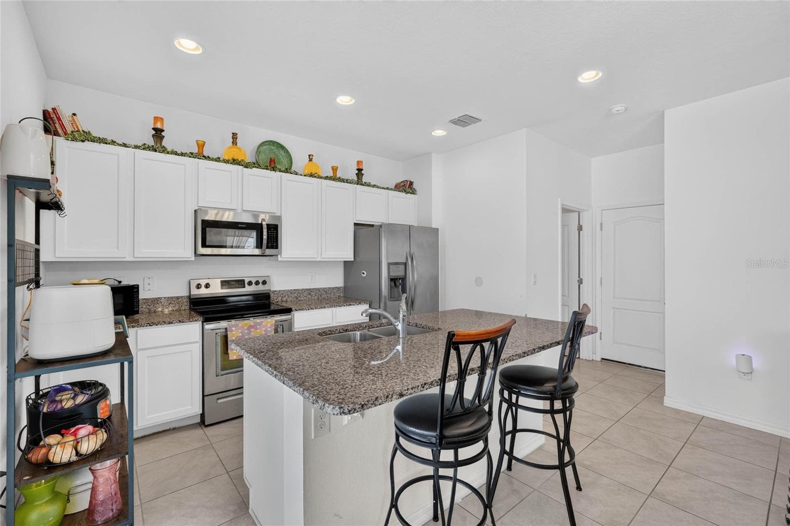 Townhouse at 1655 PHAM DR, PORT ORANGE, photo 8 of 31