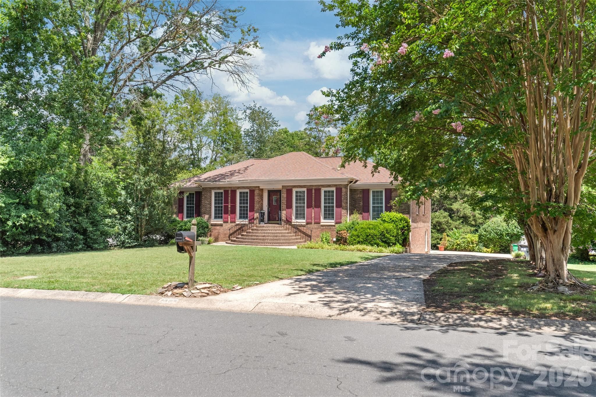 Single Family Residence at 7308 Quail Ridge Drive, Charlotte, photo 2 of 48