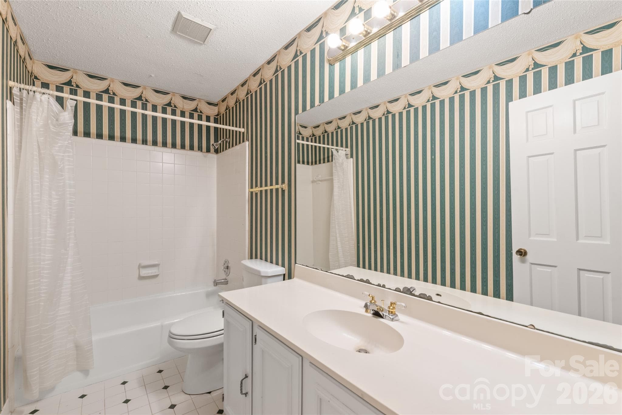 Hall Bathroom - 7308 Quail Ridge Drive, Charlotte