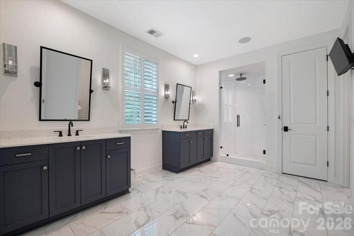 Master Bathroom - 6321 Chimney Bluff Road, Lancaster