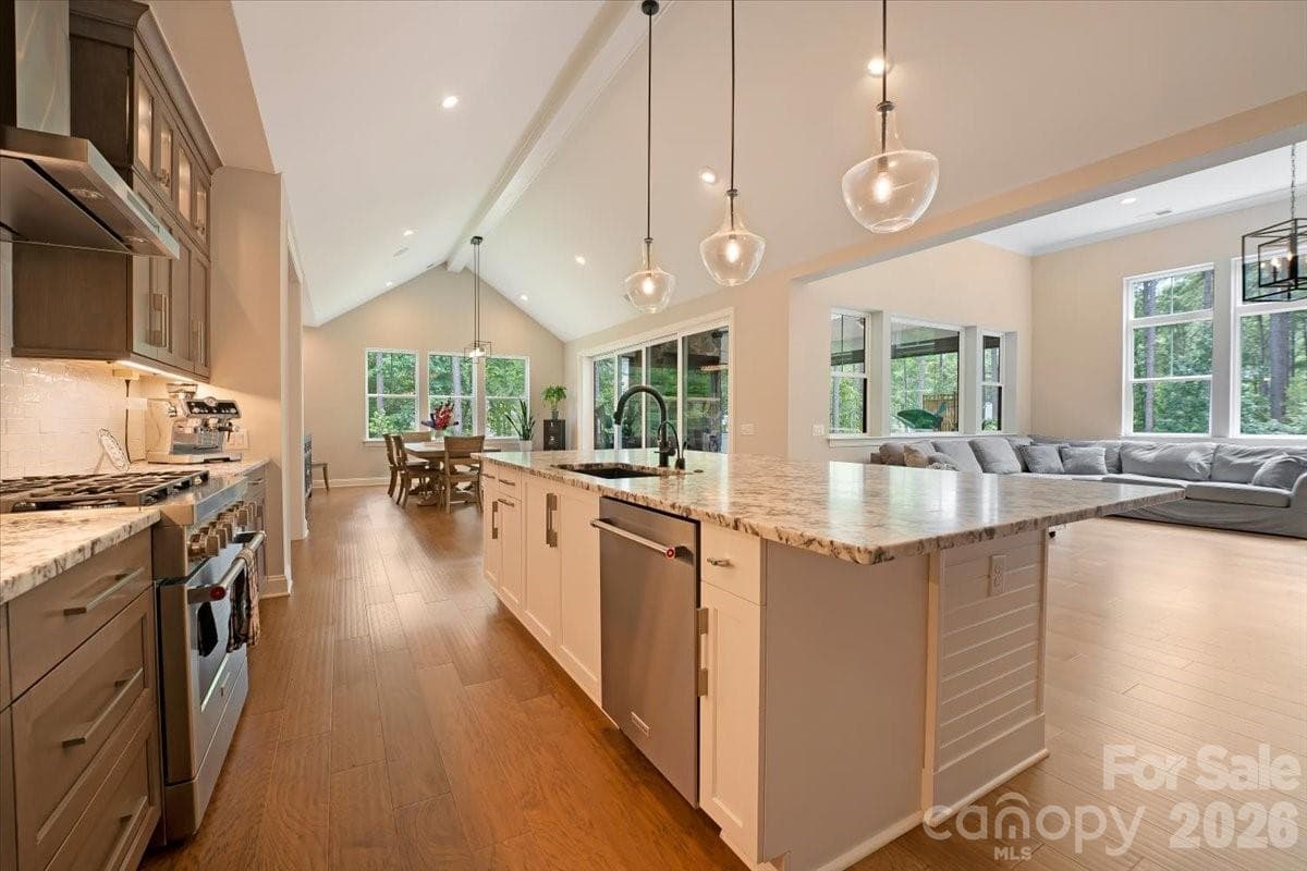 Luxury Kitchen - 6321 Chimney Bluff Road, Lancaster