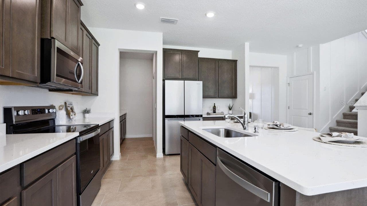 Single Family Residence at 2383 STERLING FOREST CT, WESLEY CHAPEL, photo 7 of 28