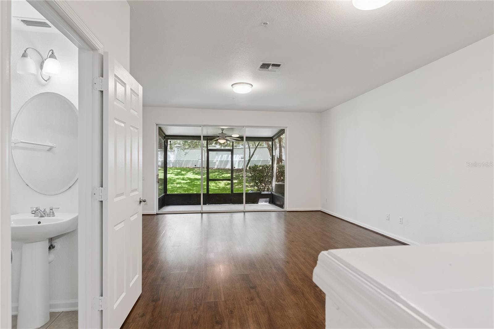 Townhouse at 6887 SPERONE ST, ORLANDO, photo 11 of 37
