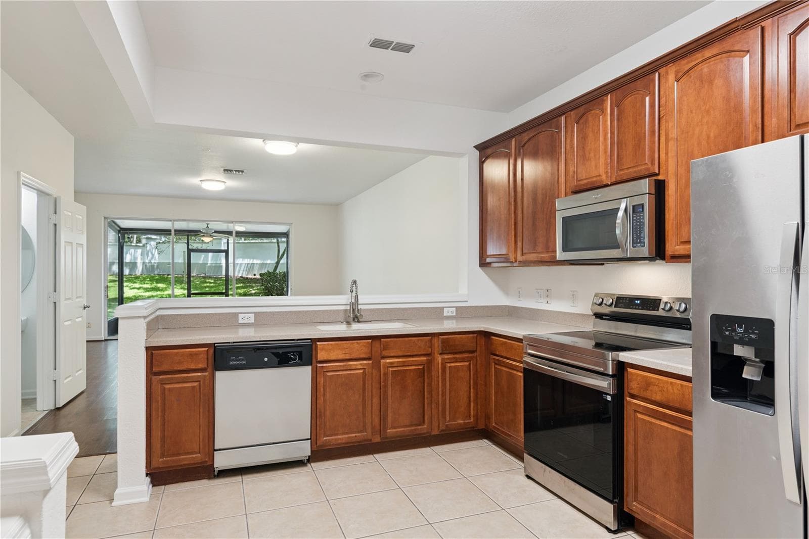 Townhouse at 6887 SPERONE ST, ORLANDO, photo 16 of 37