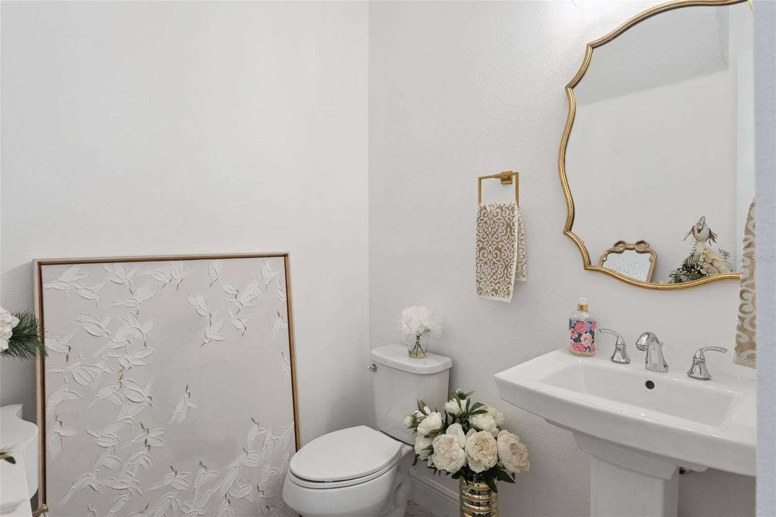 Downstairs guest bathroom - 8932 BISMARCK PALM DR, WINTER GARDEN