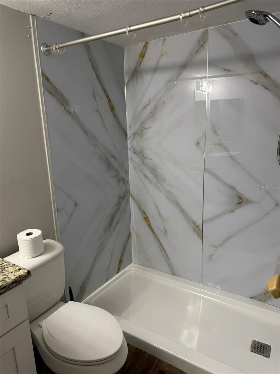 guest bathroom - 4008 MURIEL PL #1, TAMPA