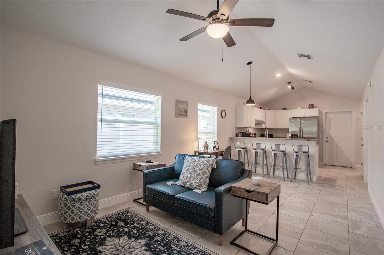 Great room for eating and entertaining - 1202 S DEWEY ST, EUSTIS
