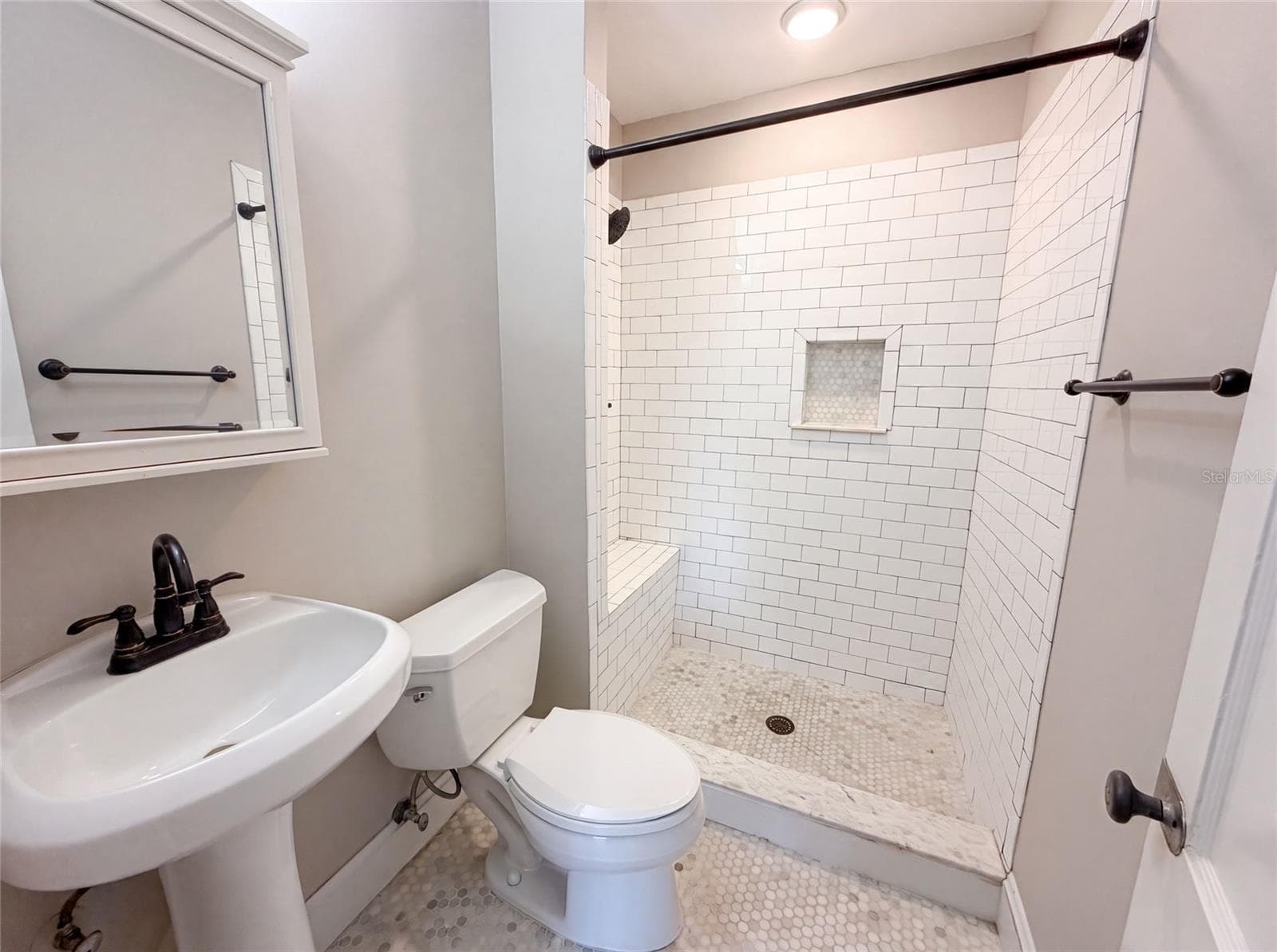 Single Family Residence at 1521 W RIVER SHORE WAY, TAMPA, photo 6 of 14