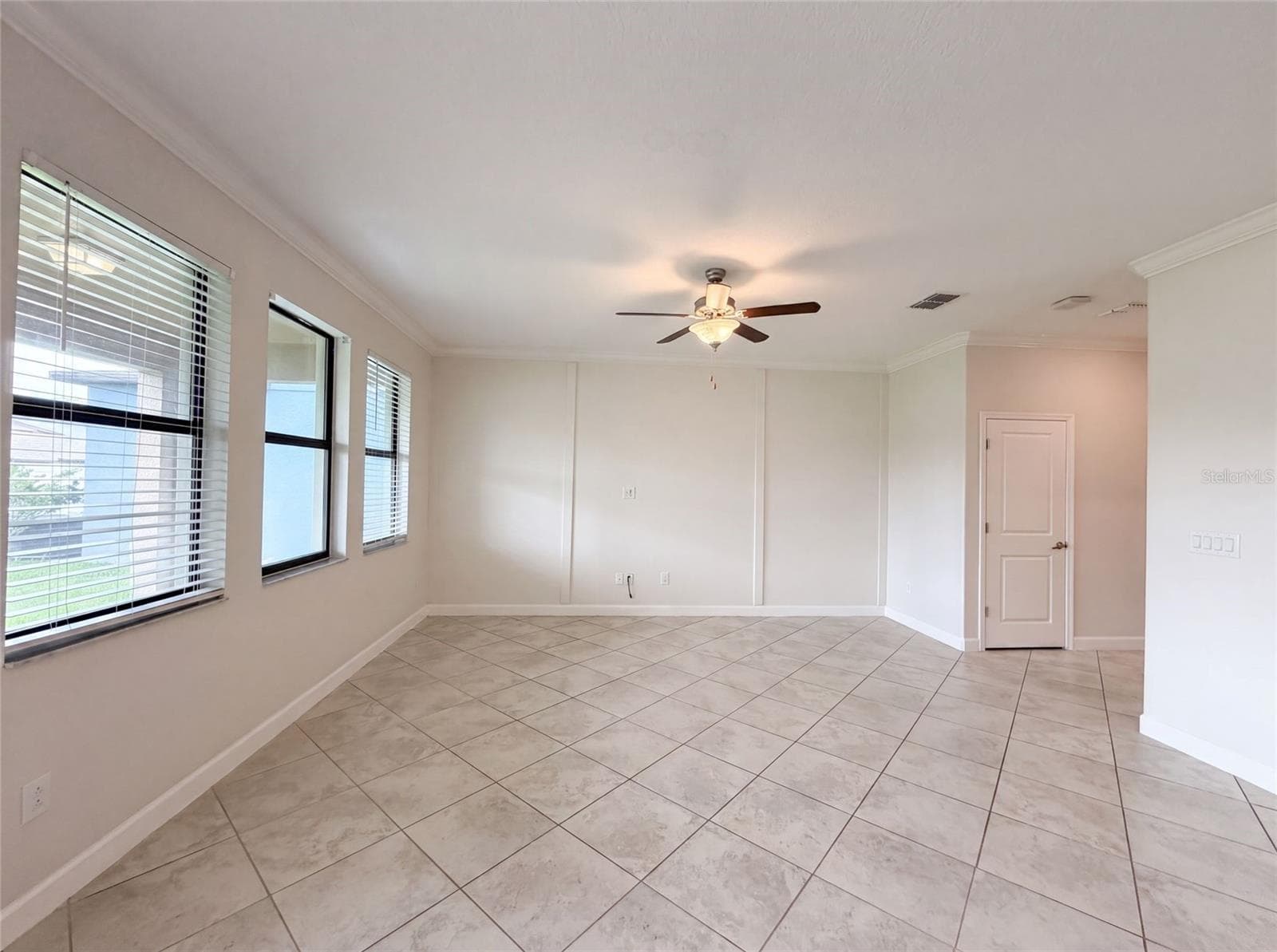 Single Family Residence at 9709 IVORY DR, RUSKIN, photo 8 of 34