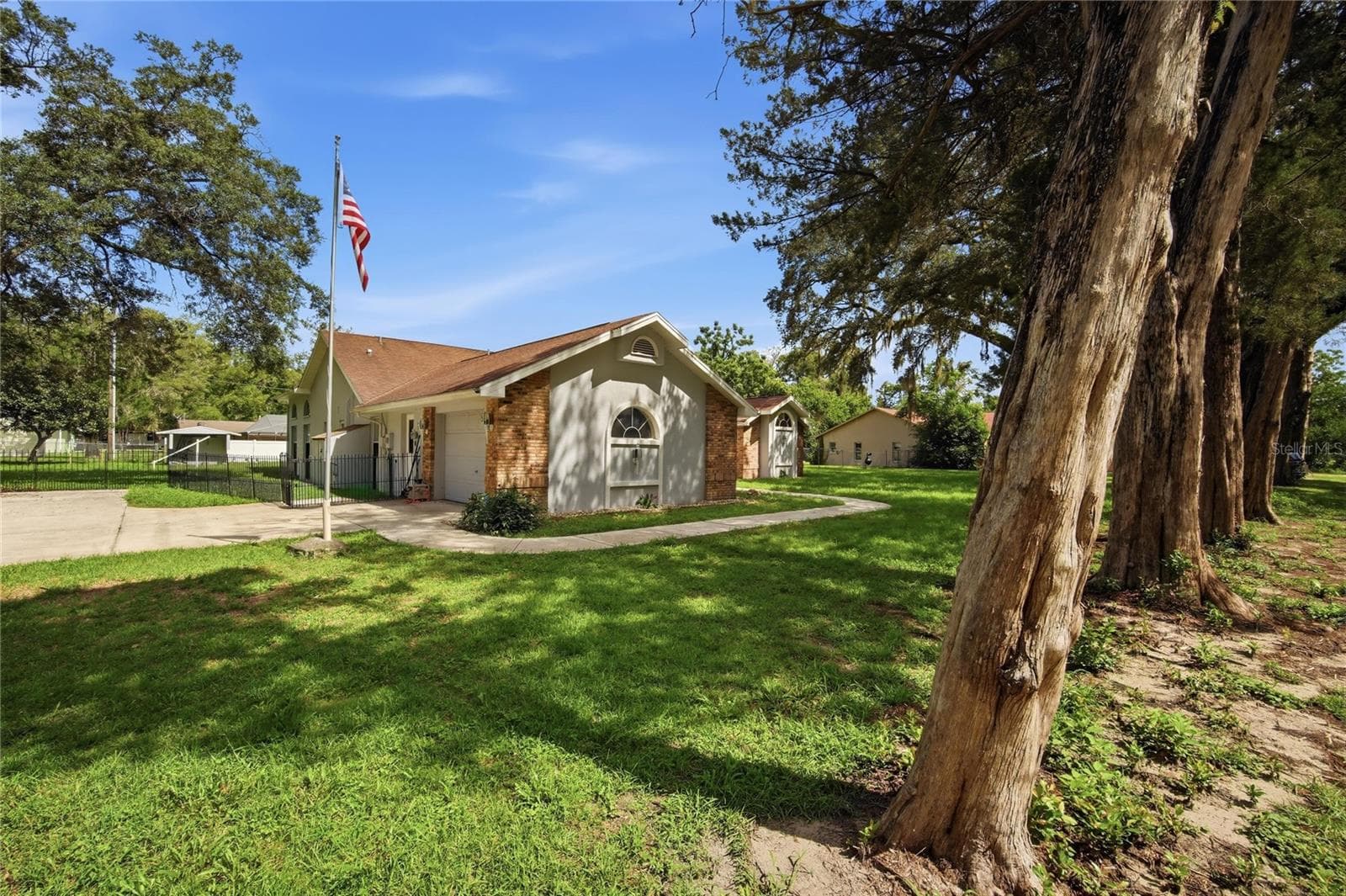 Single Family Residence at 483 LINCOLN AVE, MASARYKTOWN, photo 2 of 41
