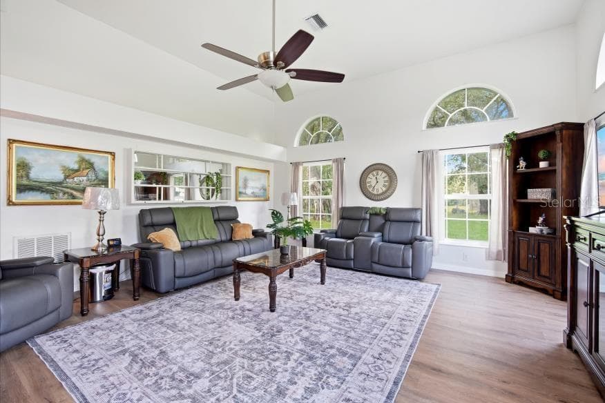 Family Room - 483 LINCOLN AVE, MASARYKTOWN